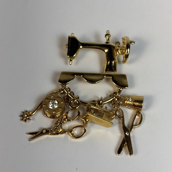Vintage Brooch Sewing Machine Charms Perfect Condition Gold Tone Rhinestones - Picture 2 of 8